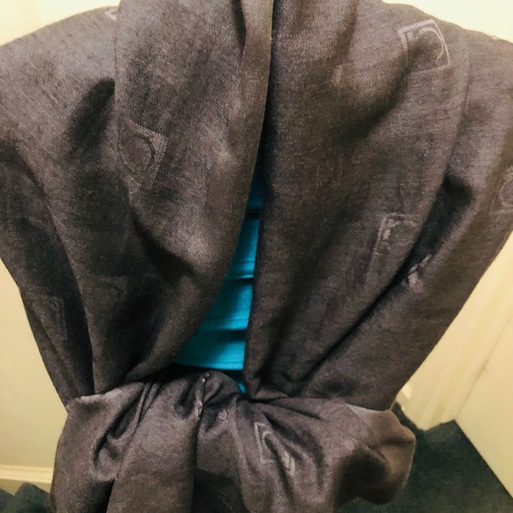 Salvadore Ferragamo Scarf/Shawl. 72” By 30”. 100% Cashmere. Long. - Picture 3 of 15